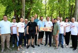 (FOTO) Slatina u bojama Socijalističke partije Srpske: Stotine članova na “SPS FEST”, pokazali snagu, jedinstvo i energiju
