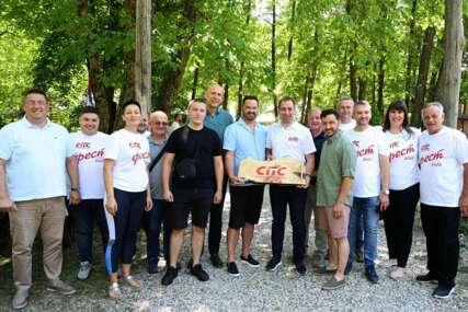 (FOTO) Slatina u bojama Socijalističke partije Srpske: Stotine članova na “SPS FEST”, pokazali snagu, jedinstvo i energiju