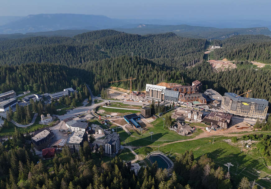 Jahorina, gradjevine, hoteli, ljetna sezona