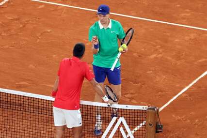 Janik Siner i Novak Đoković o spornoj lopti