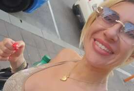 (FOTO) Top stisnuo grudi, ljudi se hvataju za glavu: Jovana Jeremić nakon raskida sa milionerom ŠETA RAZGOLIĆENA