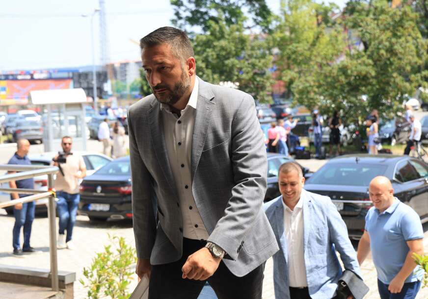 (VIDEO, FOTO) "Nadam se da će biti po zakonu" Ninković tvrdi da se tužilaštvo OGLUŠILO na 7 krivičnih prijava koje je podnio PROTIV STANIVUKOVIĆA