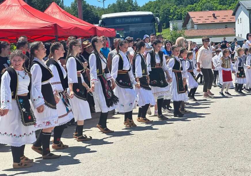 Međunarodna smotra folklora u Čečavi kod Teslića 