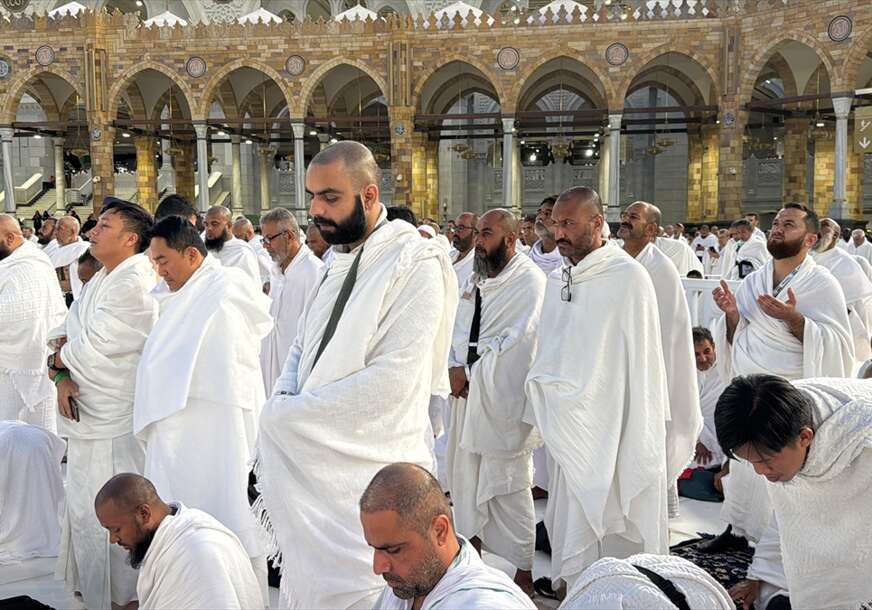 (FOTO) U pitanju su MILIJARDE: Evo kako Saudijska Arabija zarađuje od hodočasnika širom svijeta