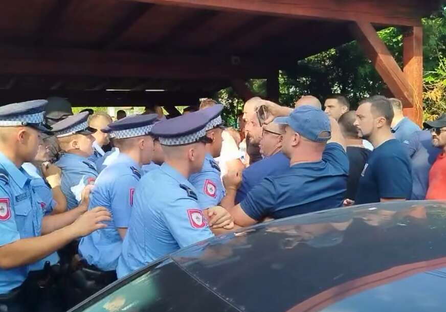 (VIDEO) Zahtijevaju da ga vide: Incident ispred kuće Milana Miličevića, GRAĐANI UPALI U DVORIŠTE