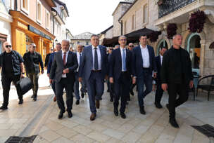 Milorad Dodik, Đuro Macut