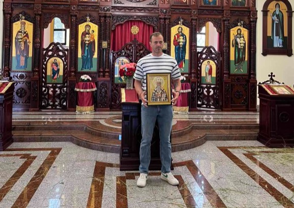 (FOTO) Vojnik VELIKOG SRCA: Iz Banjaluke će na Ostrog pješke ODNIJETI IKONU i pomoliti se DA ONI OZDRAVE