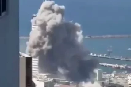 (VIDEO) LJUDI BJEŽE DA SE SPASU, RAKETE PADAJU Dramatični snimci iranskog napada na Izrael, Haifa u PLAMENU