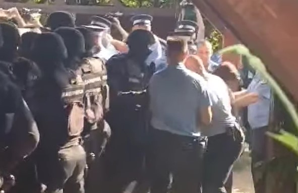 Naguravanje sa policijom, Milan Miličević, Teslić 