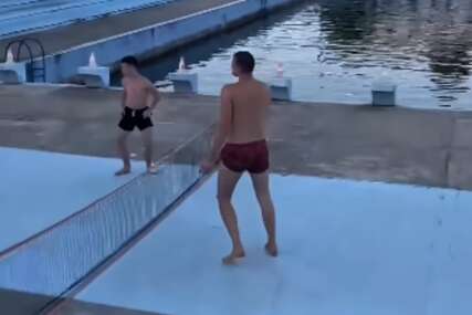 (VIDEO) MAJSTOR I KAD IGRA NOGAMA Svi se pitaju gdje Jokić provodi ljeto, ovaj snimak sve govori
