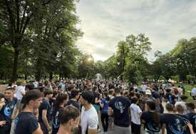 (VIDEO, FOTO) Plivači "na suvom": Plivački i vaterpolo klubovi trenirali u parku, jer je bazen zatvoren