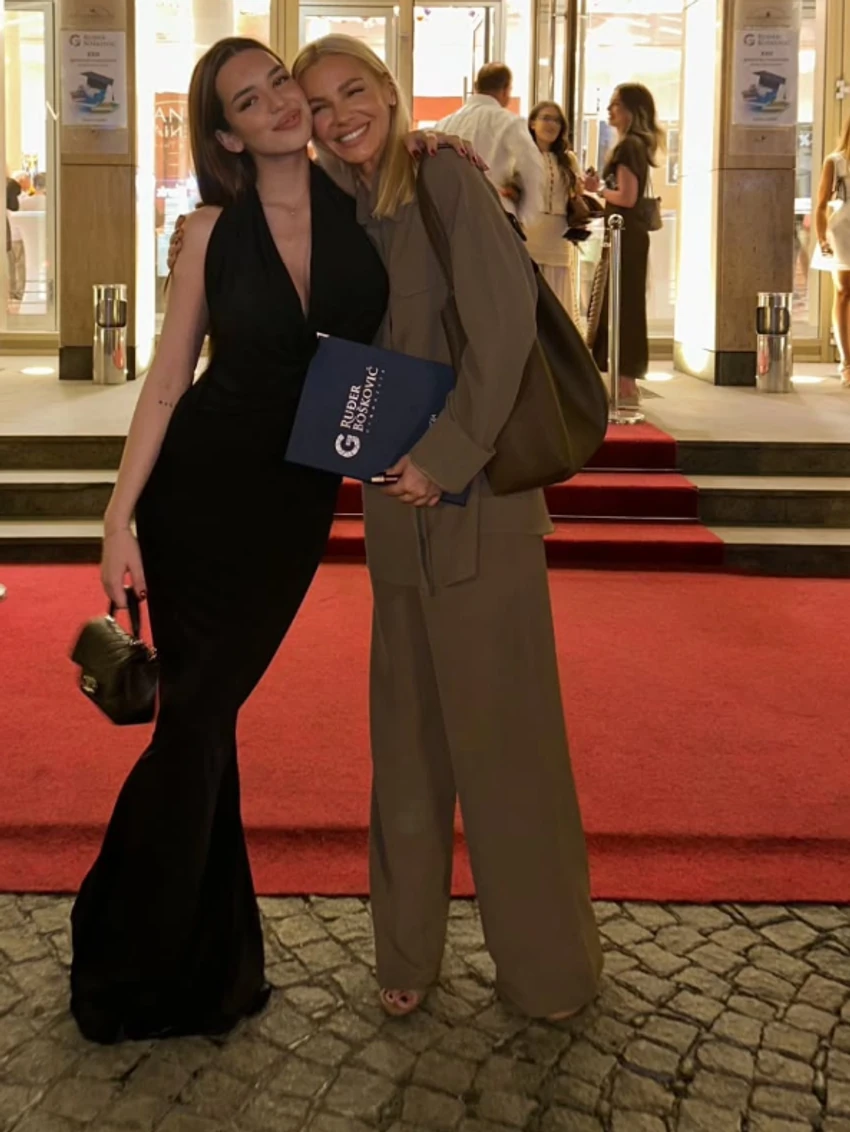 nataša bekvalac i hana ikodinović