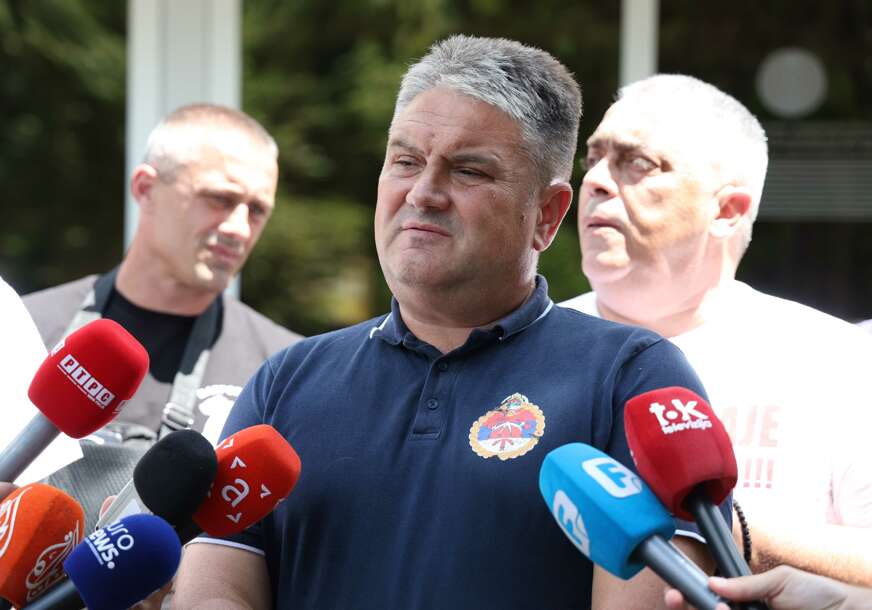 Sindikalci ispred Narodne skupštine RS