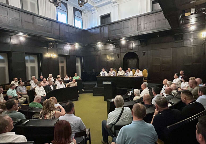 (FOTO) "Operacija Koridor 92: svjedočenje heroja" U Banjaluci promovisana knjiga Marka Aćića
