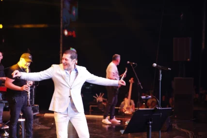 "Moj grad u kojem se uvijek osjećam kao kod kuće" Aco Pejović priredio PRAVI MUZIČKI SPEKTAKL u sarajevskoj Zetri