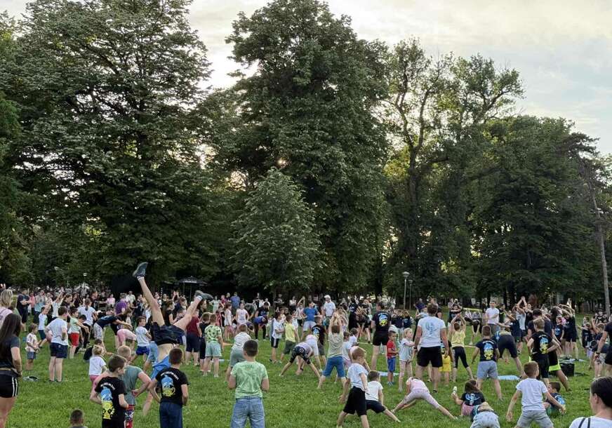 Plivači, park Mladen Stojanović 5