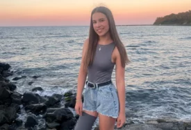 (FOTO) Lijepa, hrabra i svoja: Marija (15) na maturskoj večeri PROTEZU NOSILA S PONOSOM, nije dopustila da joj bolest oduzme snove