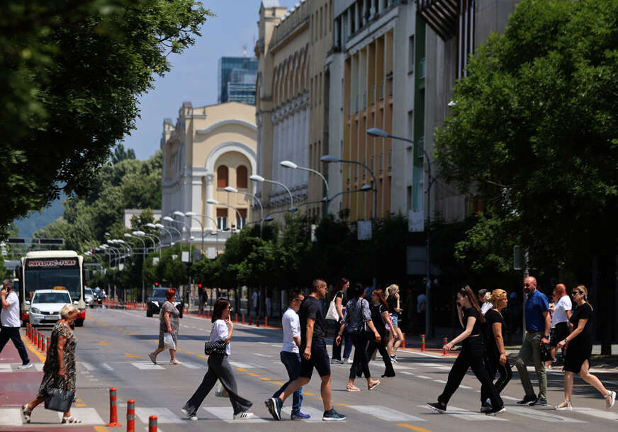 gradjani , centar banjaluke , ulica kralja petra prvog karadjordjevića