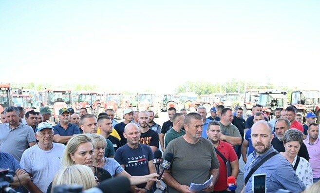 Protest poljoprivrednika na Rači