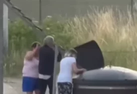 (VIDEO) "SVAKA ČAST, GOSPODINE!"Djevojka bacala smeće pa greškom bacila i vrijednu stvar, a onda se pojavio Slobodan