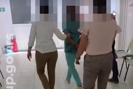 (VIDEO) Inspektori upali u ordinaciju, DOKTORKI STAVILI LISICE NA RUKE: Uzela od pacijenta novac kako bi zakazala operaciju