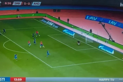 (VIDEO) AU, KAKAV BLAM Umjesto utakmice reprezentacije Srbije PUŠTENA IGRICA, komentari na mrežama su HIT