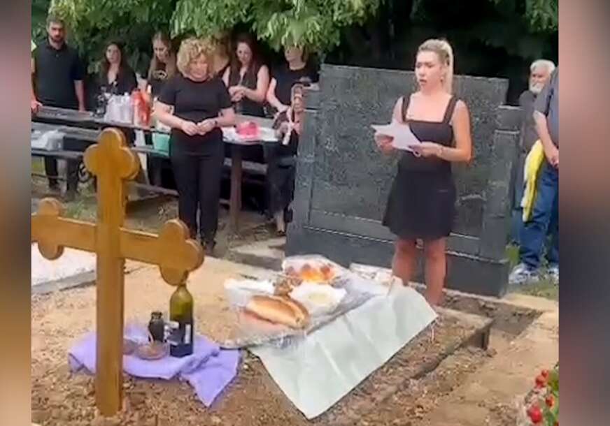 Jovana Jeremić na sahrani oca