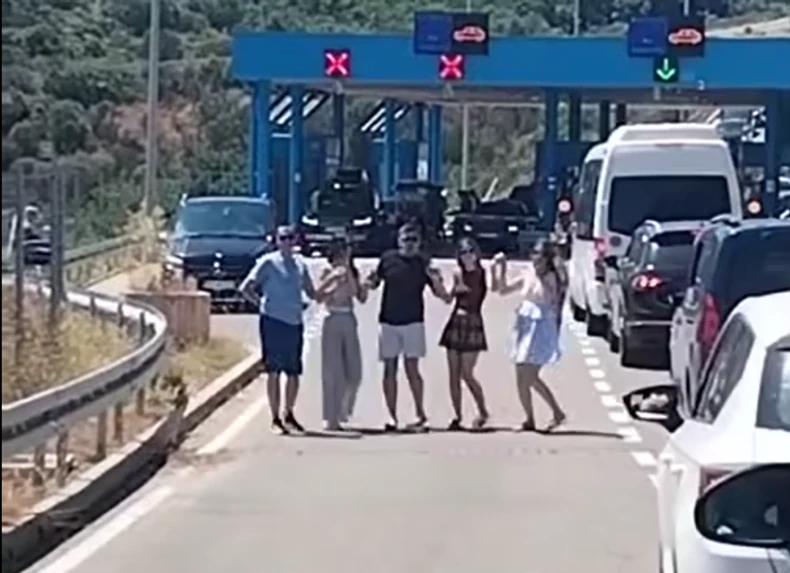 Kolo na hrvatskoj granici 