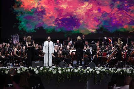 (FOTO) 50 GODINA UNIVERZITETA U Banjaluci održan godišnji koncert "Poklon Republici", odazvao se veliki broj građana