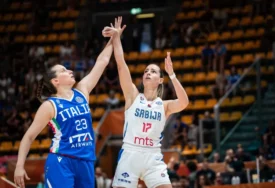 Marinina četa pala na startu: Košarkašice Srbije uspjele da se vrate nakon velikog zaostatka, ali Italijanke se bolje snašle u finišu i upisale pobjedu