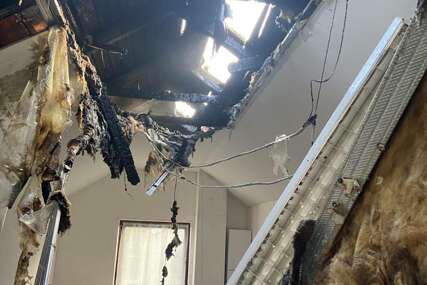 (FOTO) Intervenisali vatrogasci: Gorjela kuća u Banjaluci