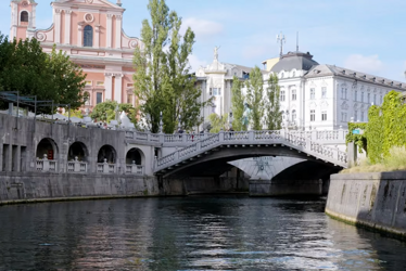 Slovenija pooštrava uslove za strance: Za boravak potrebno 1.014 evra, 3 godine do spajanja porodice