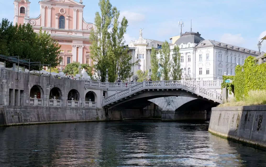 Slovenija pooštrava uslove za strance: Za boravak potrebno 1.014 evra, 3 godine do spajanja porodice