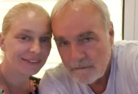 Pravo filmsko iskustvo: Žena ovog glumca se PORODILA U KADI, on presjekao pupčanu vrpcu pred očima sina
