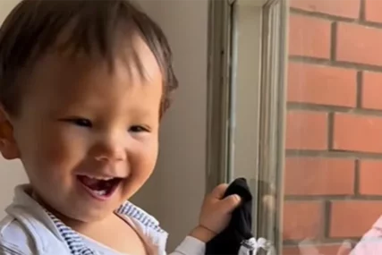 (VIDEO) MREŽE GORE OD KOMENTARA Mali Vukan priča engleski i srpski jezik, a ima samo godinu dana