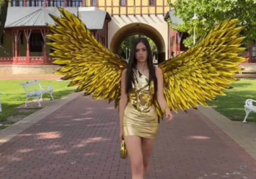 (FOTO, VIDEO) NAJHRABRIJA MATURANTKINJA Lenka zbog nesvakidašnjeg izdanja na maturskoj večeri ostavila sve bez daha, izgleda KAO VIKTORIJIN ANĐEO