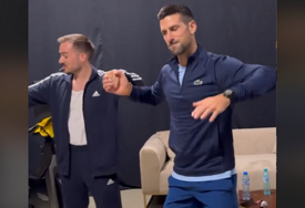 (VIDEO) NOLE PONOVO NASMIJAO FANOVE Srbin pokazao kako se priprema za Vimbldon, pa ZAIGRAO KOLO