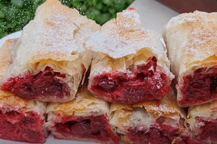 Recept za najmekšu griz ŠTRUDLU SA VIŠNJAMA: Kolač iz djetinjstva koji se topi u ustima i miriše kao iz poslastičarnice