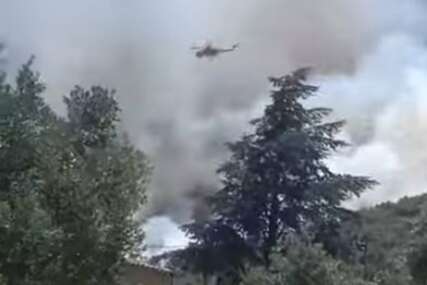 (VIDEO) POŽAR U ŠUMI KOD ATINE Sa vatrenom stihijom bori 120 vatrogasaca i 17 aviona, dok je stanovništvo evakuisano  
