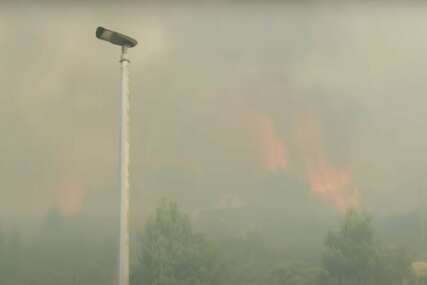 Proteže se na tri fronta: Veliki POŽAR NA OSTRVU u Grčkoj, vatrena stihija bijesni već 48 sati