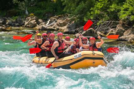 (FOTO) Nezaboravan vikend: Selak s prijateljima na raftingu u Foči