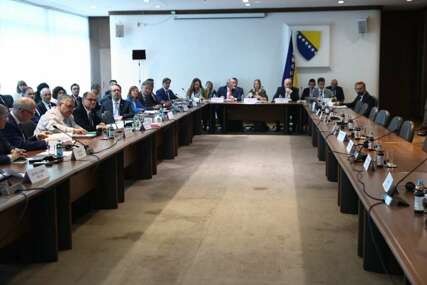 (FOTO) Burno na sastanku u Sarajevu: Vukanović optužio Čovića da zajedno sa Dodikom RUŠI INSTITUCIJE BiH, Miličević istakao da su "građani Srpske ŽRTVE REŽIMA"