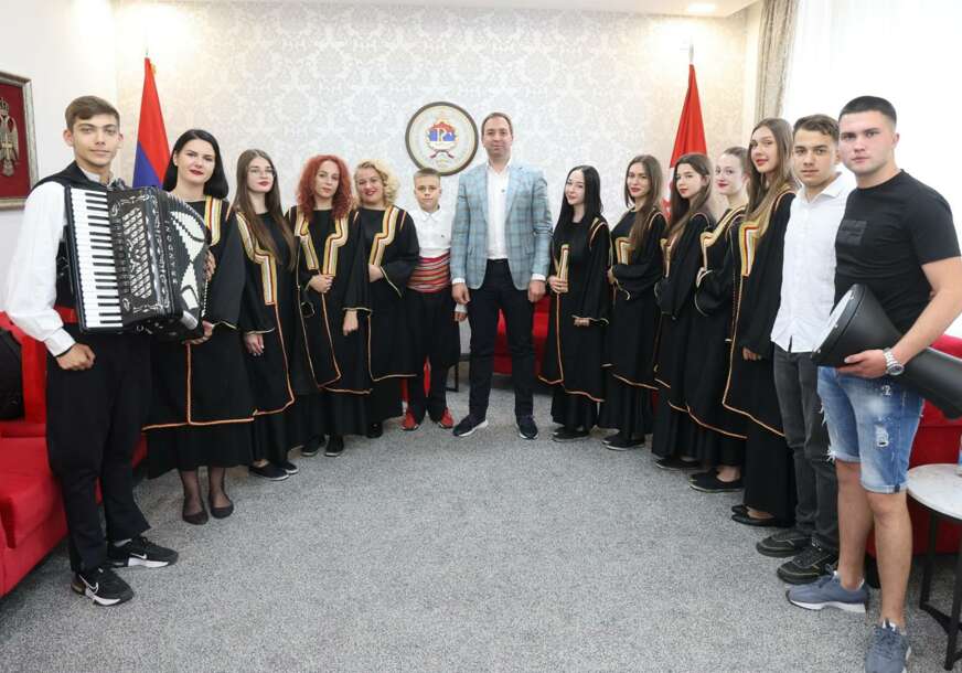 (VIDEO, FOTO) Selak ugostio djecu sa Kosova i Metohije: Ne smijemo zaboraviti naš narod na Kosmetu