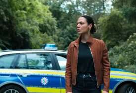 (VIDEO) PUBLIKA ODUŠEVLJENA Pojavila se nova serija na Netfliksu koja je čitavu planetu "prikovala" uz ekrane
