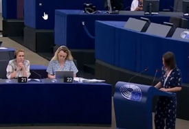 (VIDEO) "HRANITE ČUDOVIŠTA" Poslanica predsjednicu Evropske komisije nazvala "Ursula bomb der Lajen"