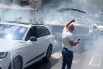 (VIDEO) Sad smo sve vidjeli: Mladoženja iz Beograda PO MLADU DOŠAO U GLISERU, ali na suvom, gosti ostali šokirani