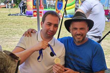 (FOTO) Selak u Brodu na štraparijadi: Podrška tradiciji i narodnom saborovanju