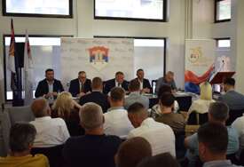 NAPETO U SDS U najvećoj opozicionoj partiji u Srpskoj svaki dan novi sukob, U SVE SE UMIJEŠAO I DODIK