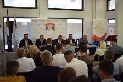 NAPETO U SDS U najvećoj opozicionoj partiji u Srpskoj svaki dan novi sukob, U SVE SE UMIJEŠAO I DODIK