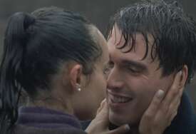(VIDEO) SUSRET KOJI MIJENJA ŽIVOTE Najava za novu romantičnu komediju na Netfliksu oduševila, fanovi ne mogu da dočekaju premijeru